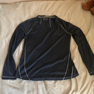 Active long sleeve v neck shirt
